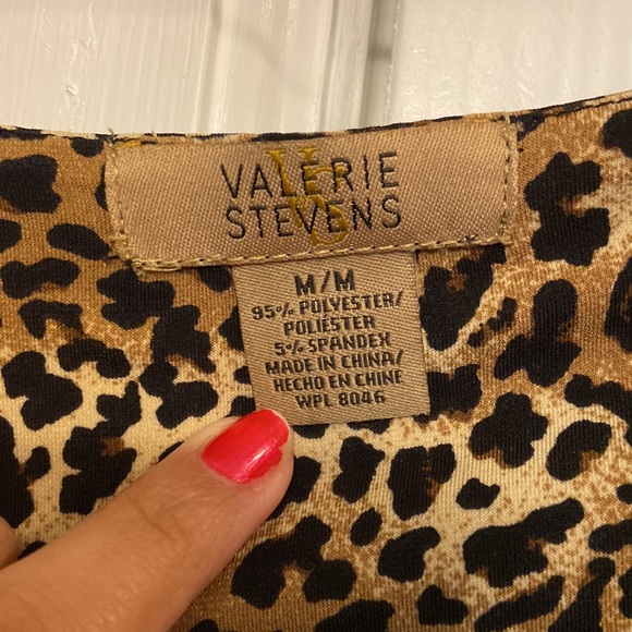 Valerie Steven's Cheetah Print Top - Picture 2 of 7